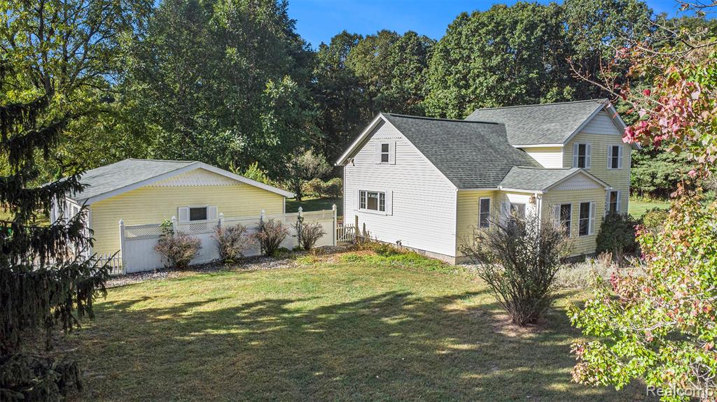 11499 Silver Lake Road, Byron, MI 48418 — Photo 25