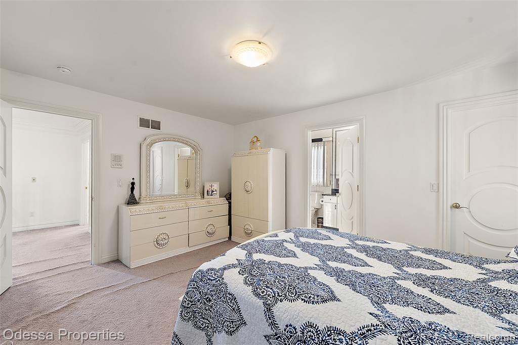 12984 Azure Drive, Utica, MI 48315 — Photo 36