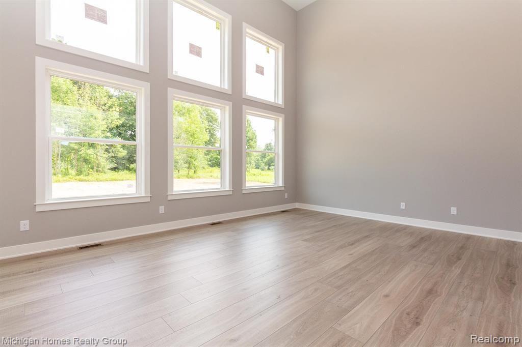 2910 LOON Drive, Wixom, MI 48393 — Photo 87