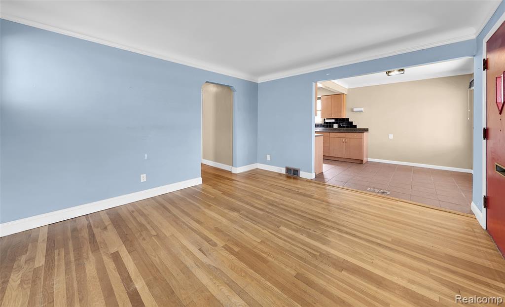 8272 Coolidge, Center Line, MI 48015 — Photo 9