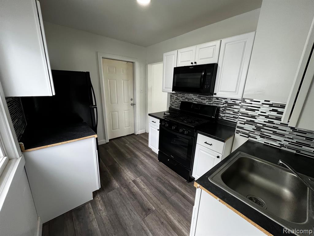 63 HAMILTON Street, Pontiac, MI 48342 — Photo 2