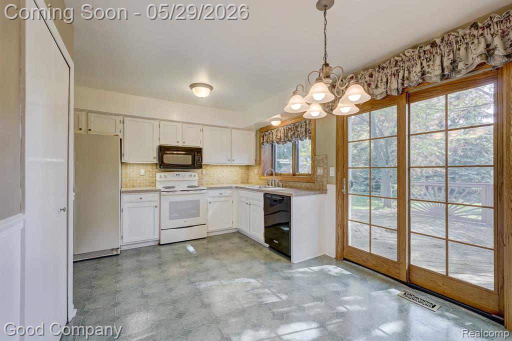 845 Hadley Road, Rochester Hills, MI 48307 — Photo 11