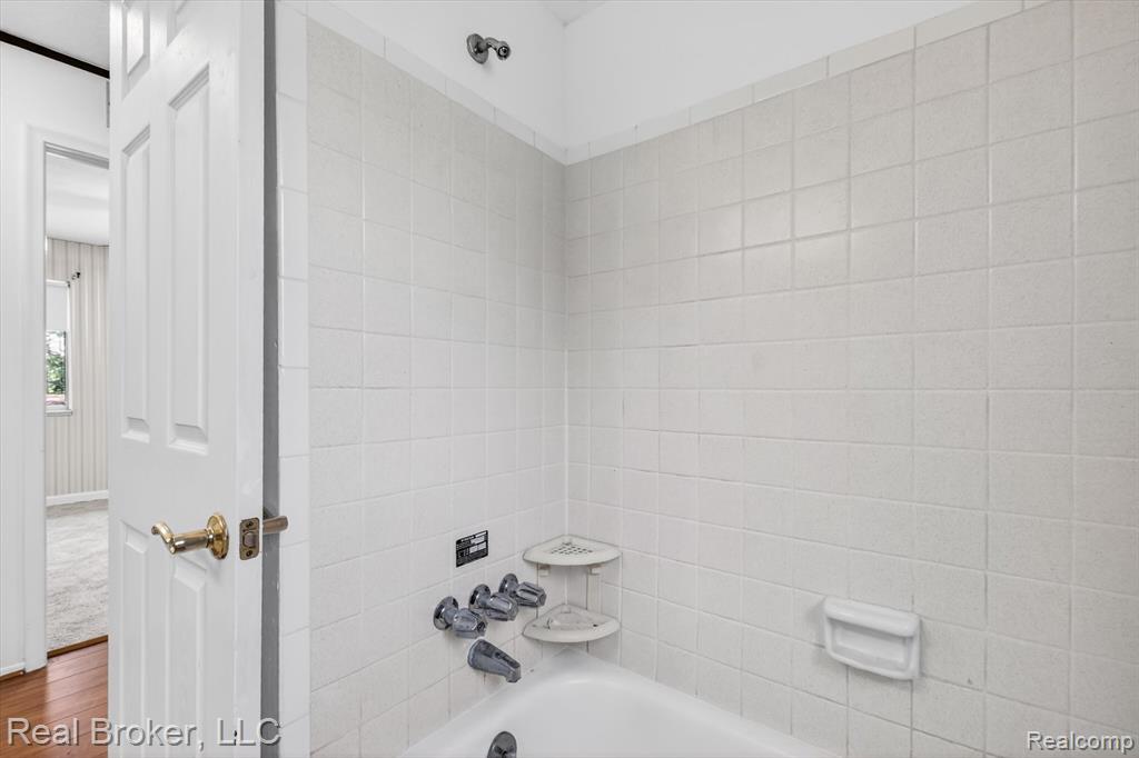 48050 Hull Road, Belleville, MI 48111 — Photo 35