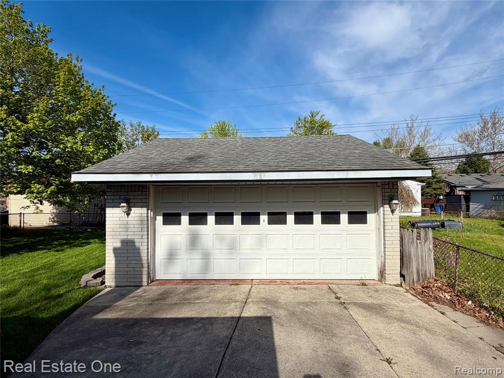 6251 N Charlesworth Street, Dearborn Heights, MI 48127 — Photo 30