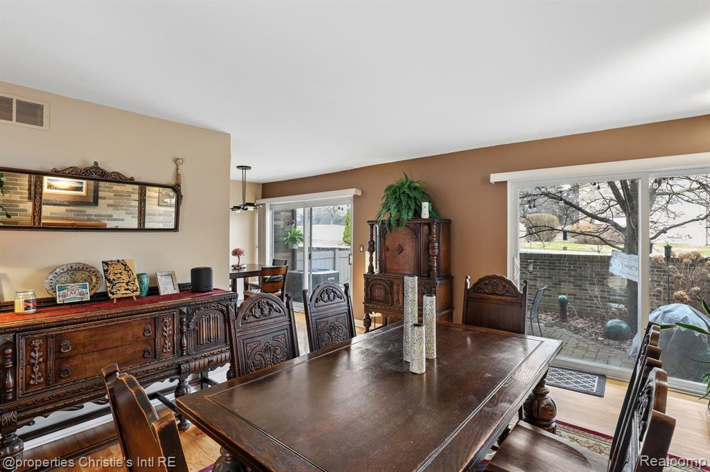 1927 Pembridge, Detroit, MI 48207 — Photo 16