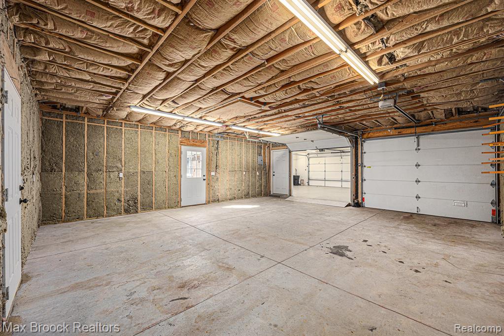 60 E Hurst Drive, Troy, MI 48085 — Photo 14