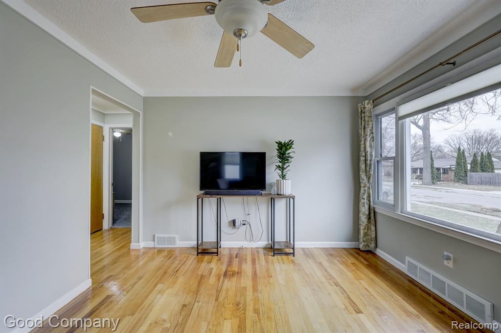 29329 Tawas Street, Madison Heights, MI 48071 — Photo 4