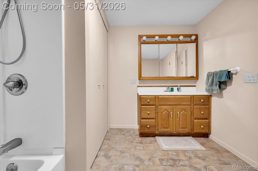 10294 Nichols Road, Gaines Vlg, MI 48436 — Photo 17