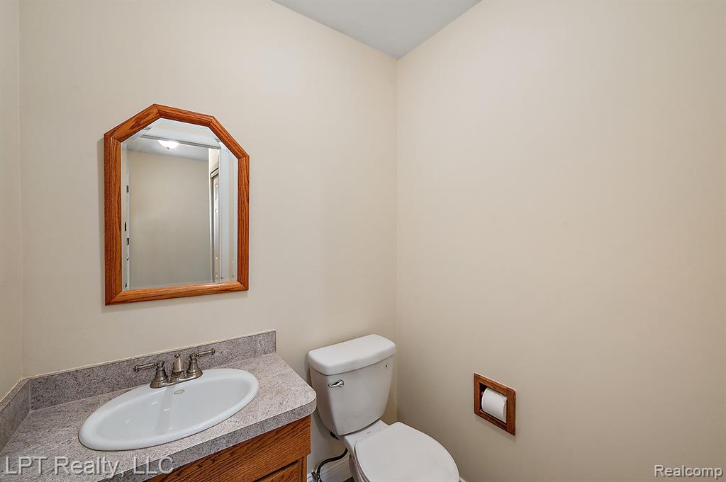 418 WILLOW GROVE Lane, Rochester Hills, MI 48307 — Photo 22