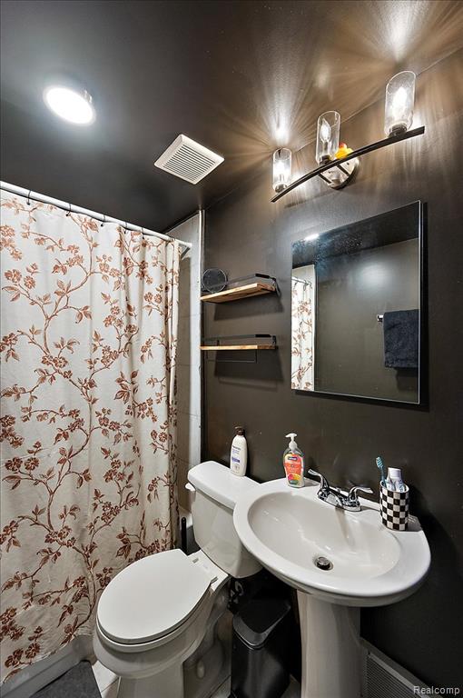 136 W Elza Avenue, Hazel Park, MI 48030 — Photo 23