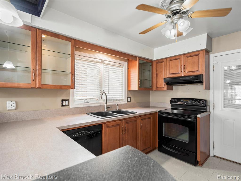 45419 HEATHERWOODE Lane, Macomb, MI 48044 — Photo 24