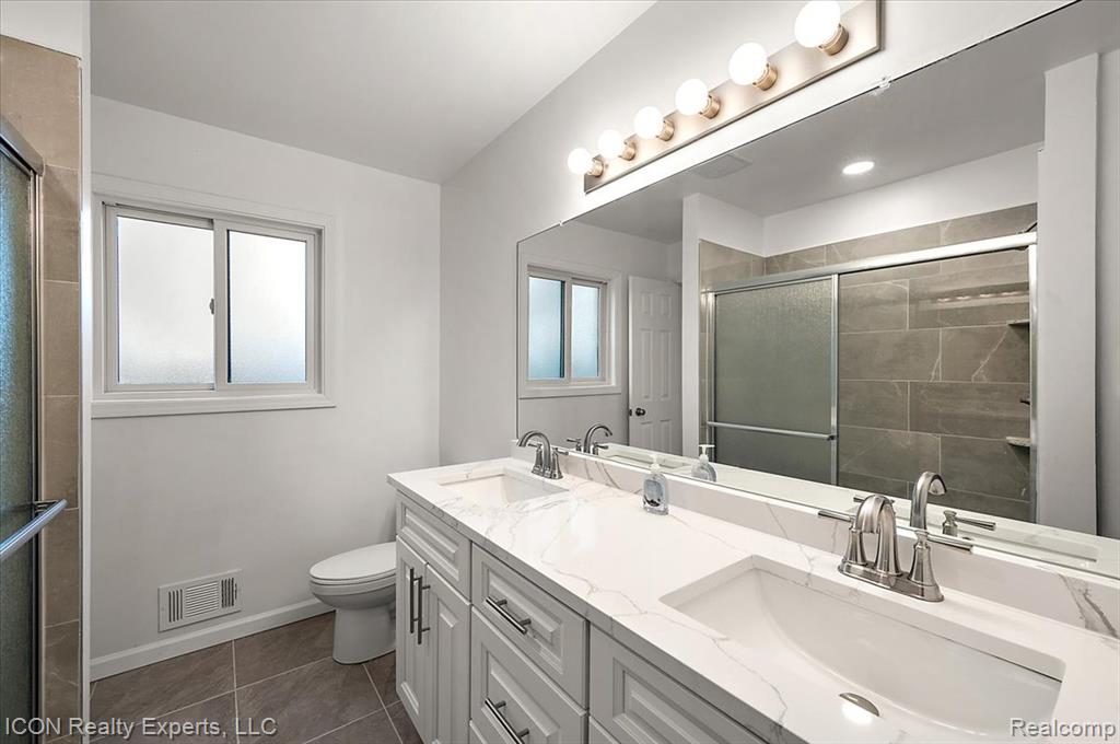 8104 Cloverdale Avenue, Ferndale, MI 48220 — Photo 27
