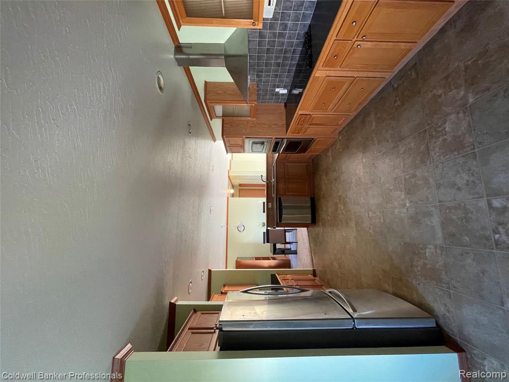 2679 Manatee Court, Lapeer, MI 48446 — Photo 8