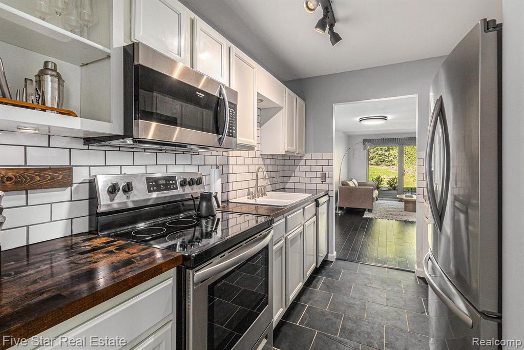 3171 Lakehaven Drive, Ann Arbor, MI 48105 — Photo 10