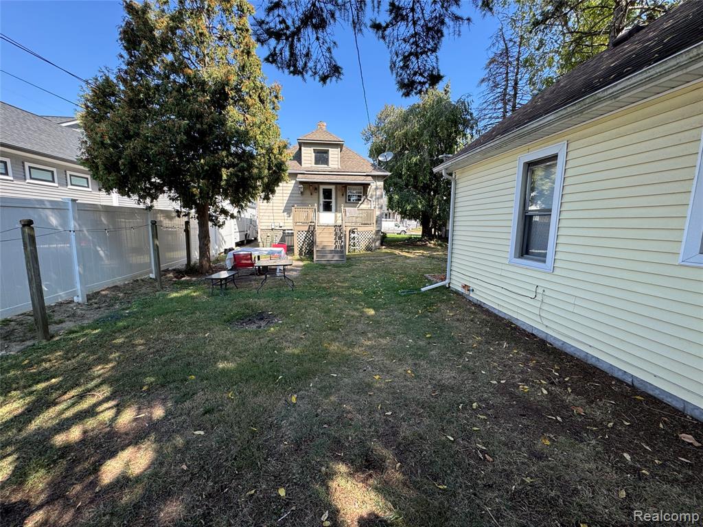 747 Cherry Street, Wyandotte, MI 48192 — Photo 36