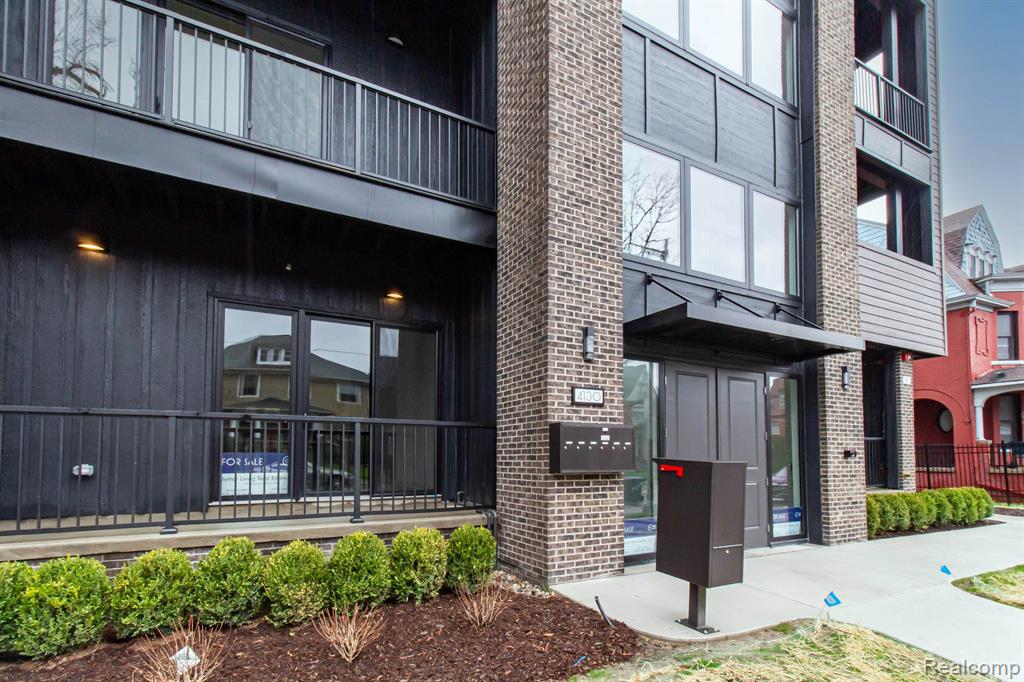 4130 TRUMBULL Street, Detroit, MI 48208 — Photo 2