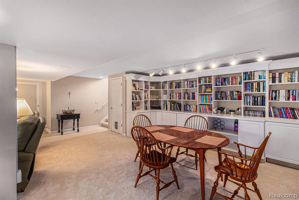 625 APPLEGATE Lane, Grand Blanc, MI 48439 — Photo 18