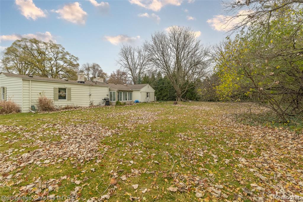 16219 Elizabeth Street, Beverly Hills, MI 48025 — Photo 23
