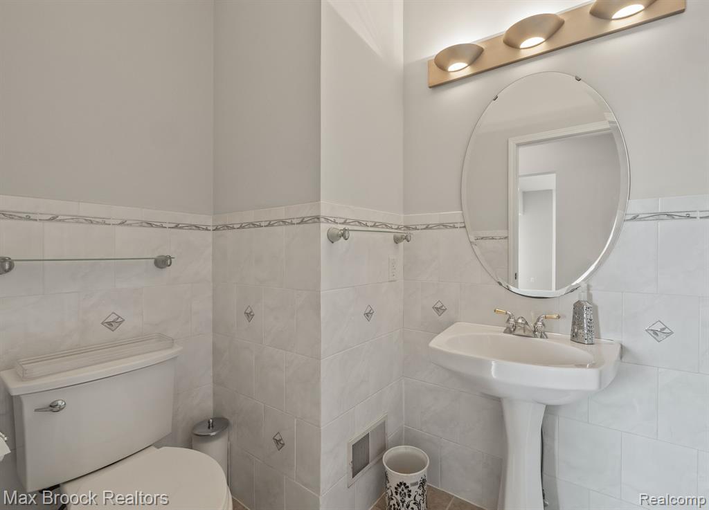519 Hawksmoore Drive, Clarkston, MI 48348 — Photo 19