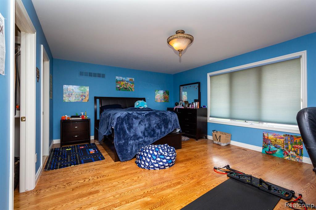 49759 Lakebridge Drive, Shelby Twp, MI 48315 — Photo 40