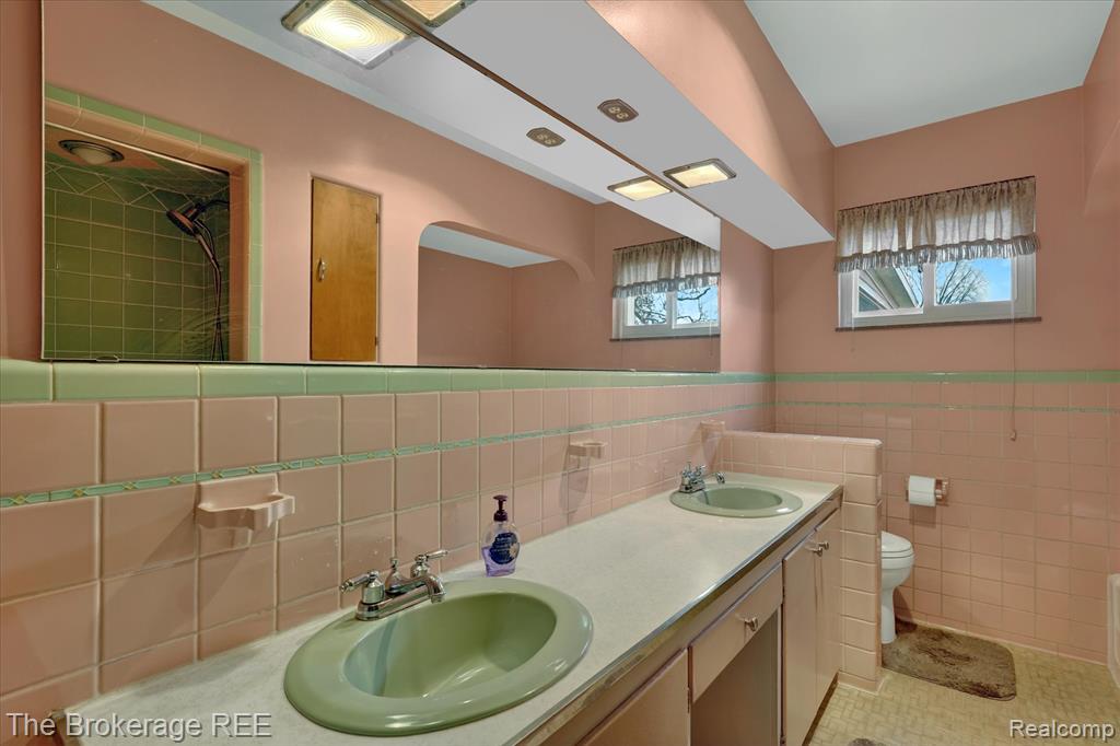 4224 Potter Road, Burton, MI 48509 — Photo 21