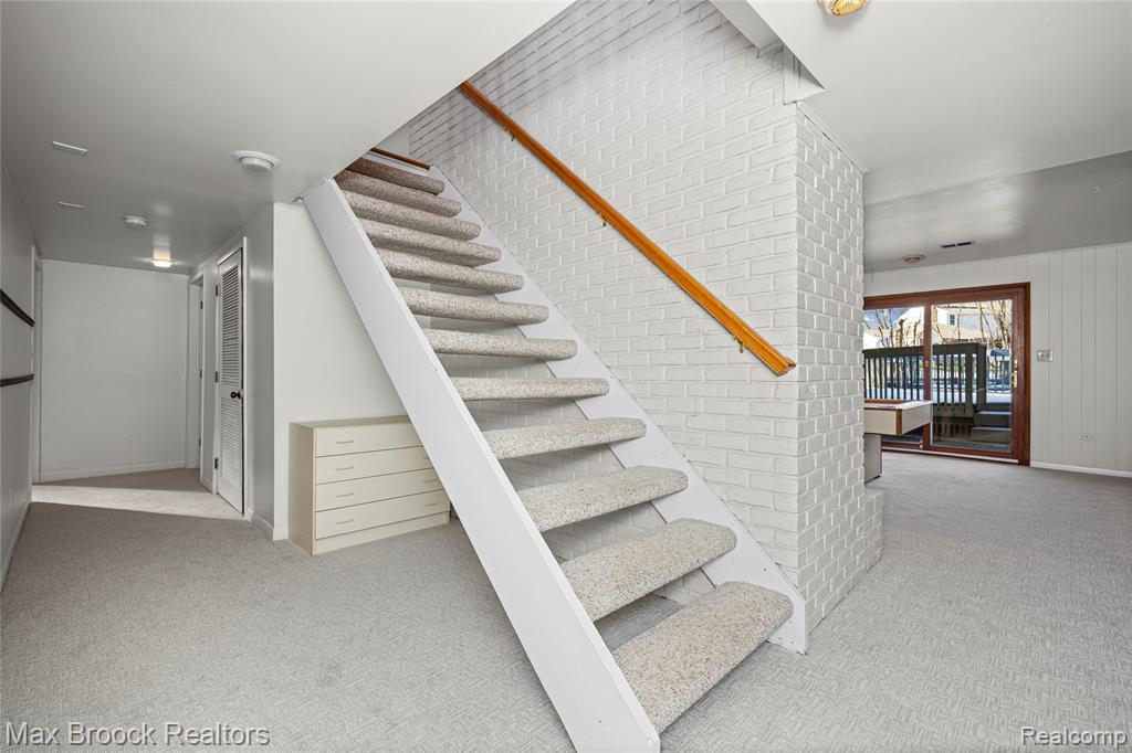 35550 Pleasant Valley Road, Farmington Hills, MI, 48331