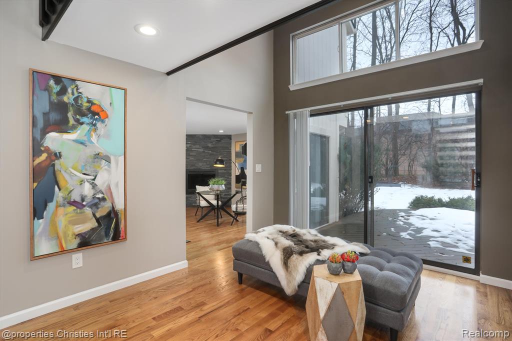 5896 NANEVA Court, West Bloomfield, MI — Photo 11