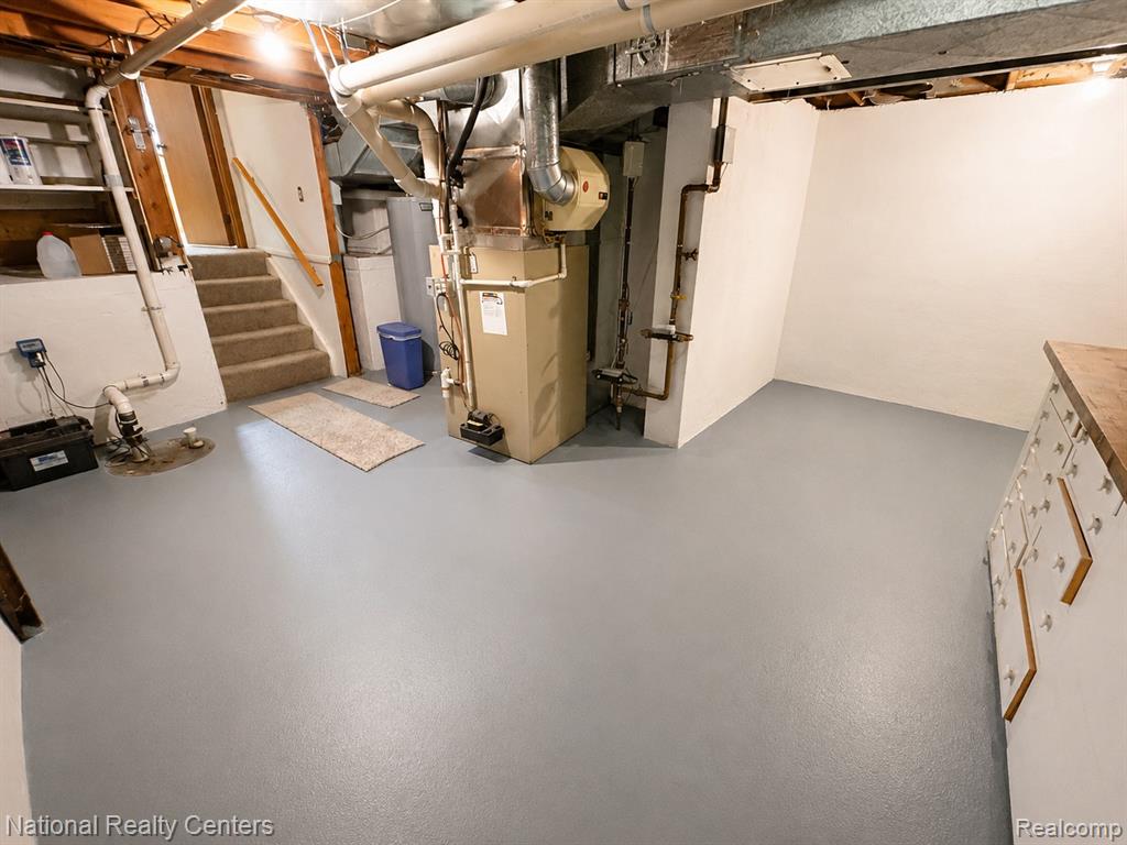 2182 Yorktown Drive, Ann Arbor, MI 48105 — Photo 31