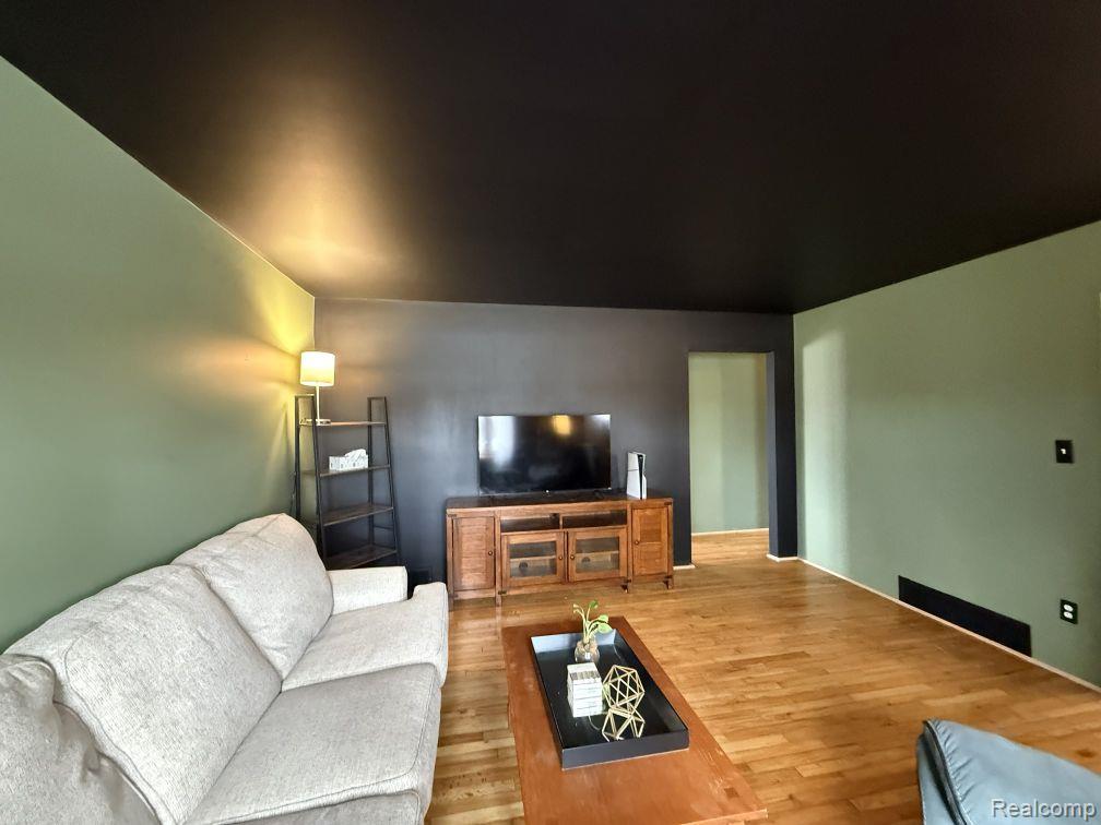 8411 Monroe Boulevard, Taylor, MI 48180 — Photo 13