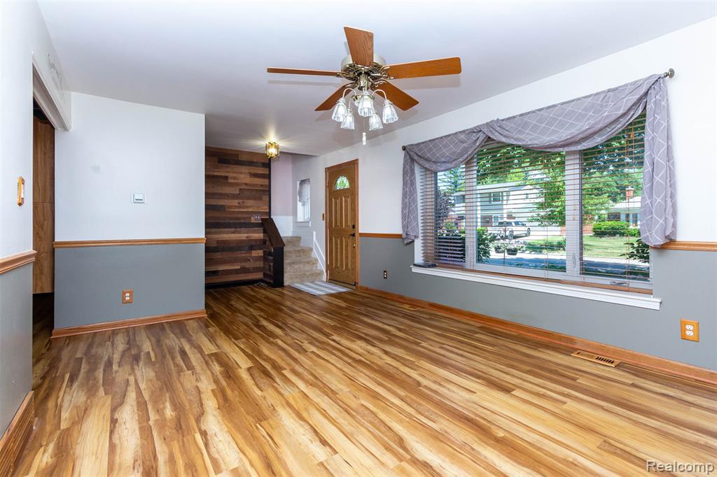 919 Elmsford Drive, Clawson, MI — Photo 8