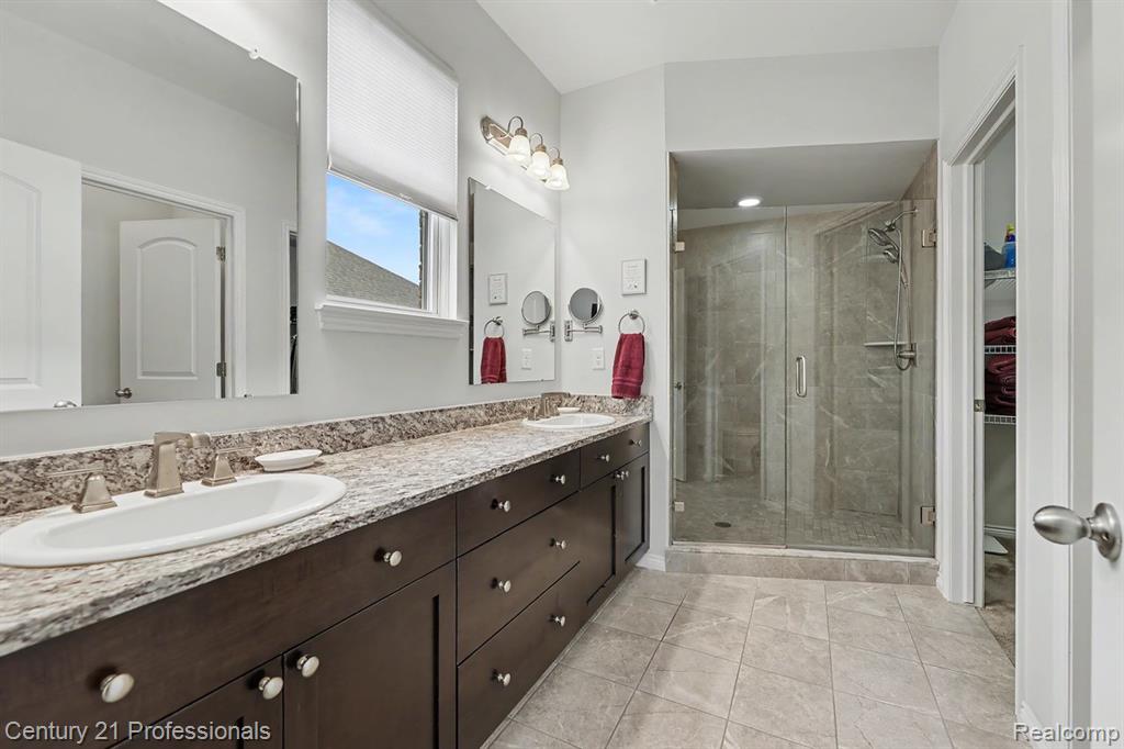 49455 Messara Drive, Macomb, MI 48042 — Photo 21