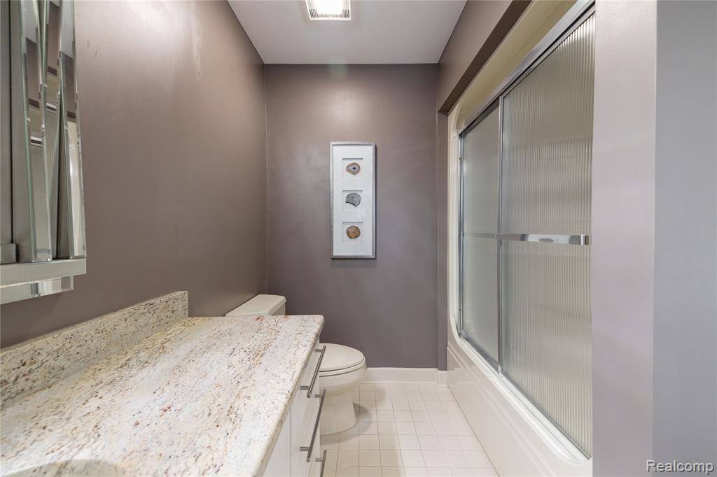 24 Kreger Drive, Wyandotte, MI 48192 — Photo 38
