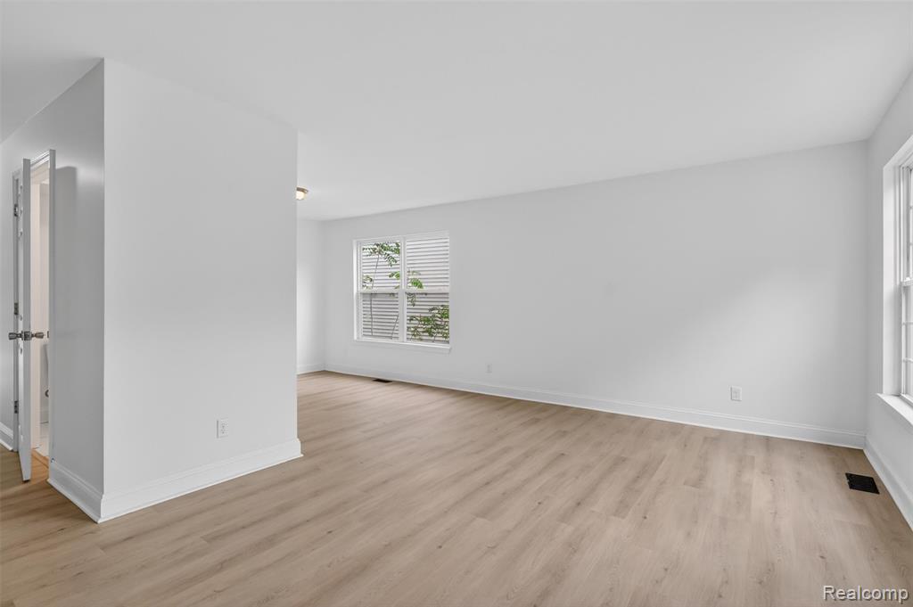 3457 ASHBURNAM, Ann Arbor, MI 48105 — Photo 8