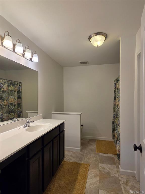 376 VENTURA, Howell, MI 48855 — Photo 13