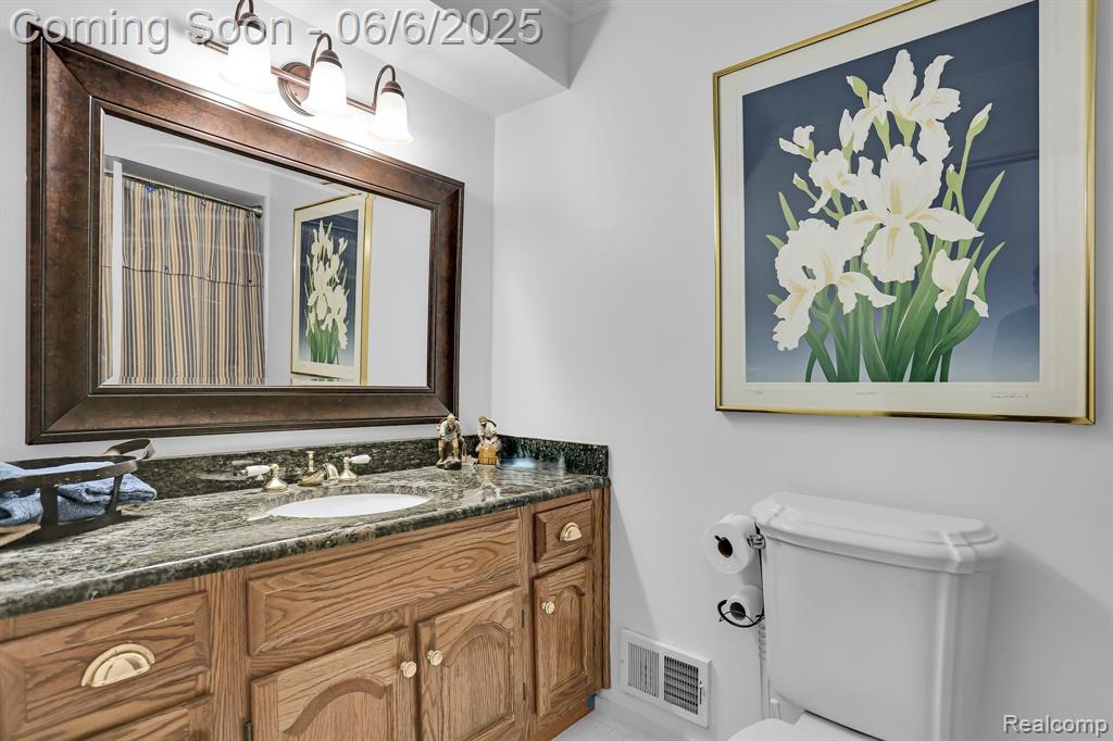 42276 Lochmoor Street, 56, Clinton Twp, MI 48038 — Photo 10