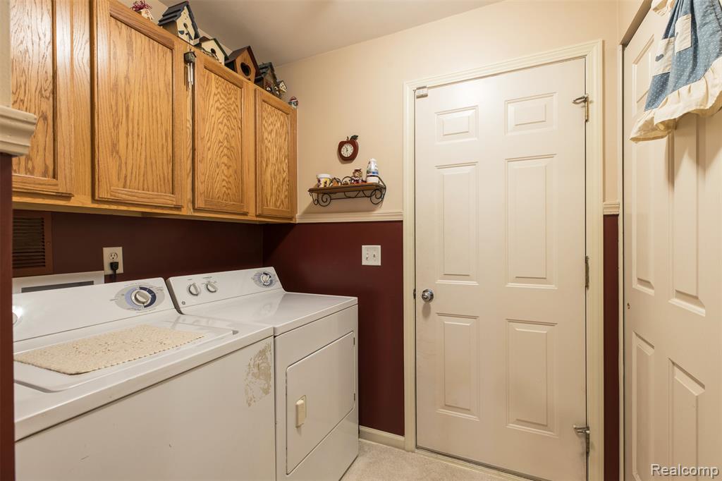 1890 Cedar Valley Drive, 38, Canton, MI 48188 — Photo 27