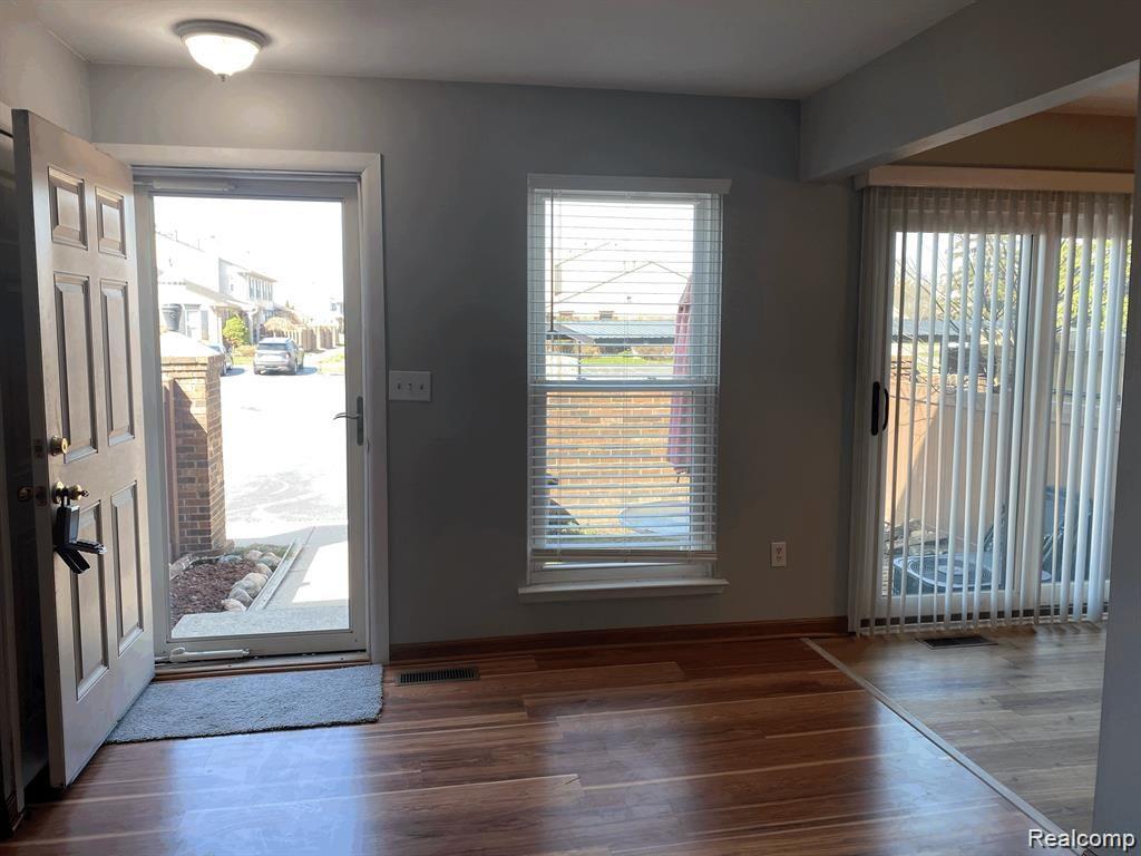 41029 SOUTHWIND Drive, Canton, MI 48188 — Photo 28
