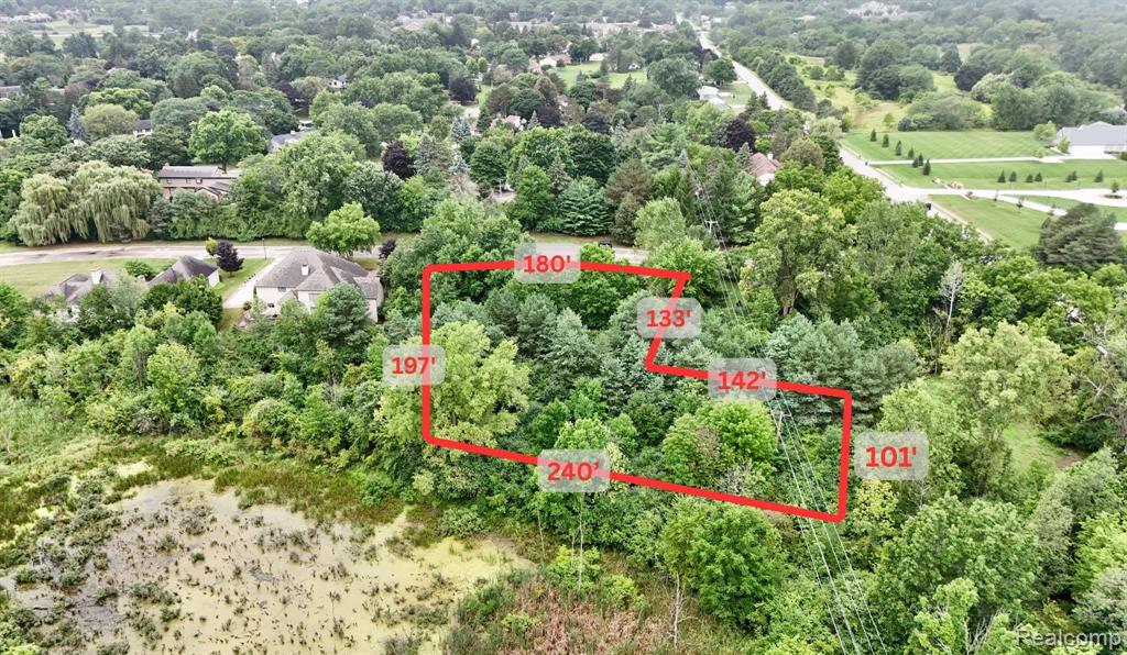 8285 Grovemont Court, Grand Blanc, MI 48439 — Photo 6
