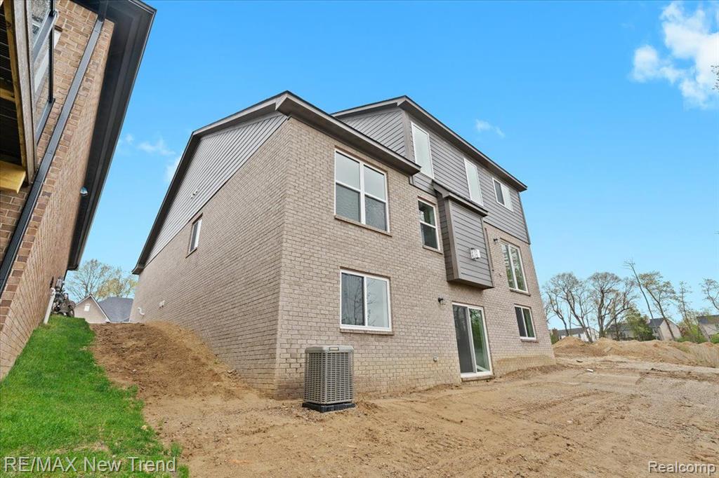 7833 Trailside Court, West Bloomfield, MI 48323 — Photo 37