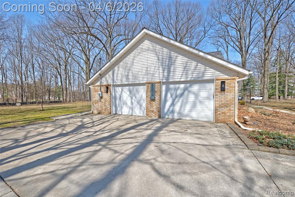 6332 Laura Lane, Flint, MI 48507 — Photo 34