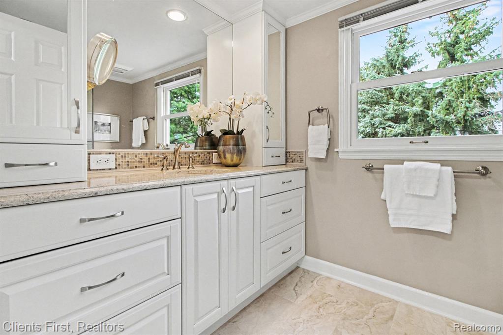 42356 Cotswold Court, Northville, MI, 48168