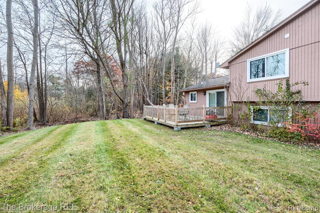 370 Oakwood Road, Ortonville, MI 48462 — Photo 26