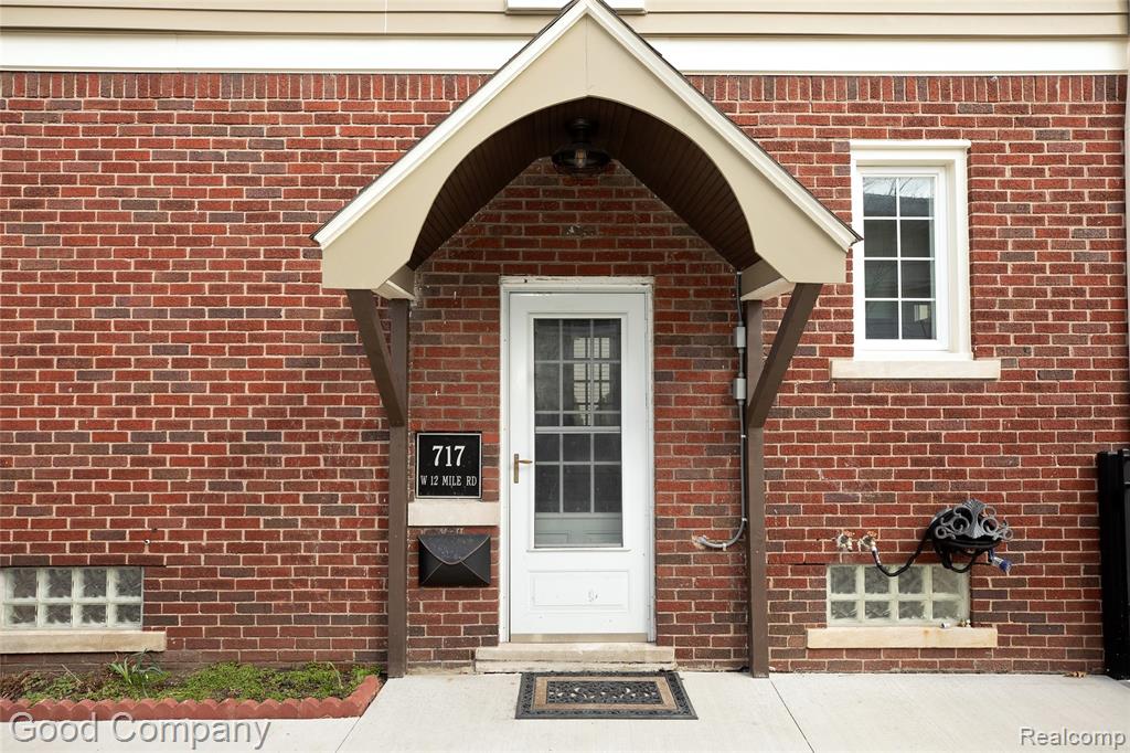 717 W 12 Mile Road, Royal Oak, MI 48073 — Photo 30