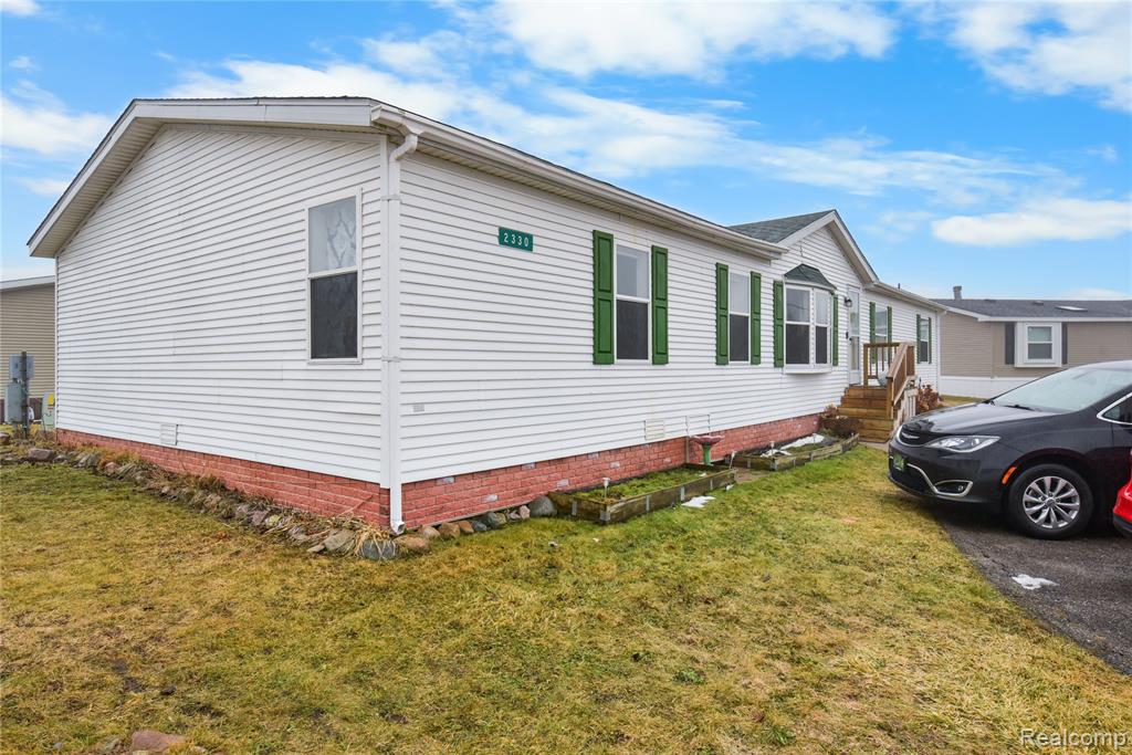 2330 CHARTER OAK Court, Newport, MI 48166 — Photo 45