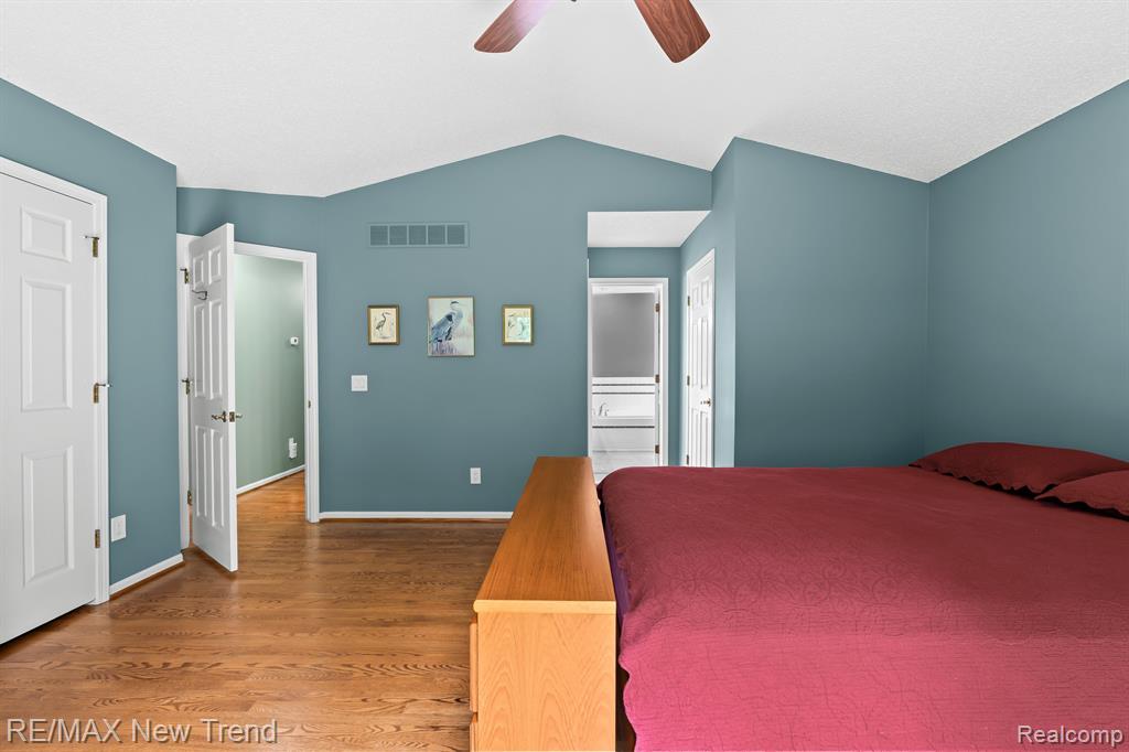 35163 KNOLLWOOD Lane, Farmington Hills, MI 48335 — Photo 23