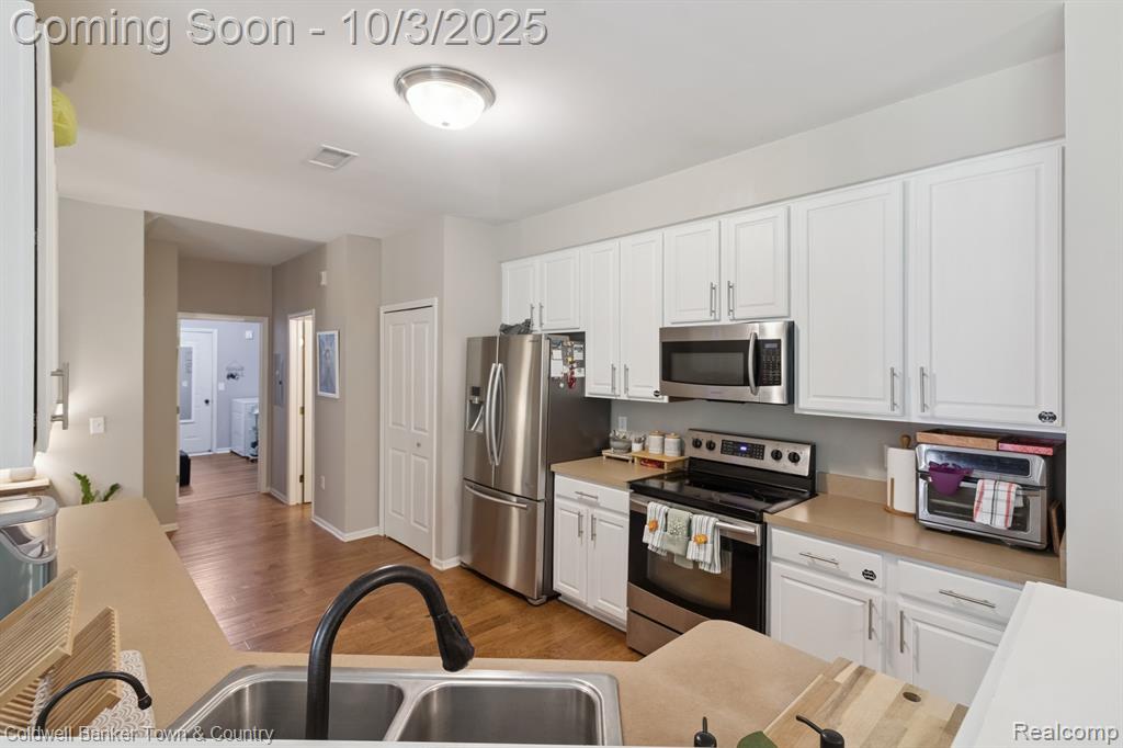 4006 Elizabeth Avenue, Canton, MI 48188 — Photo 9
