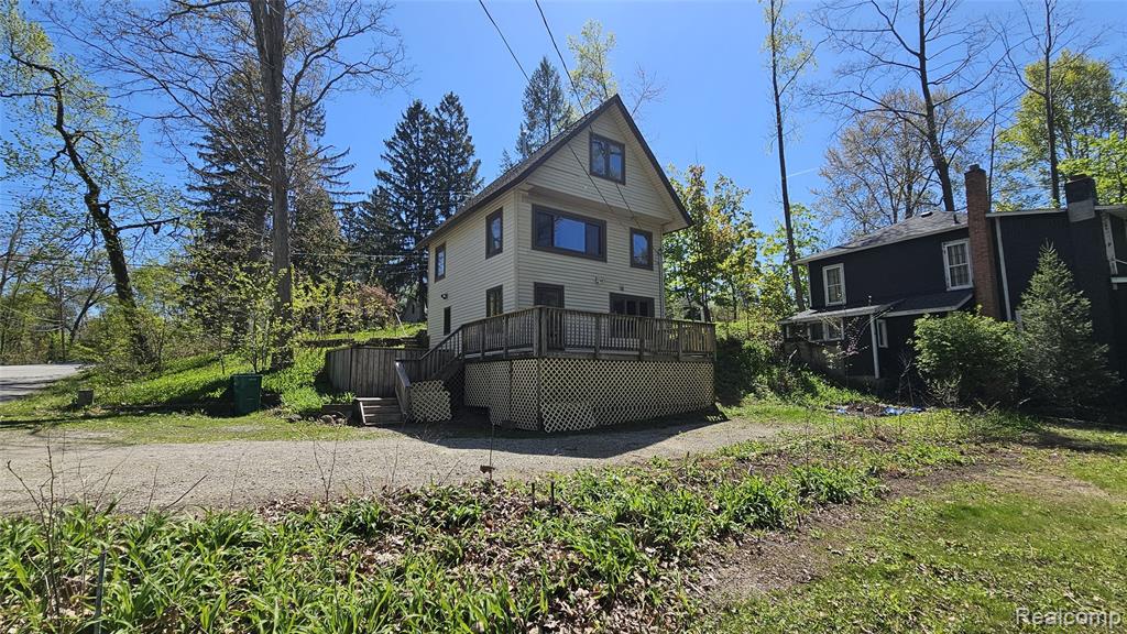 9847 Portage Lake Avenue, Pinckney, MI 48169 — Photo 2