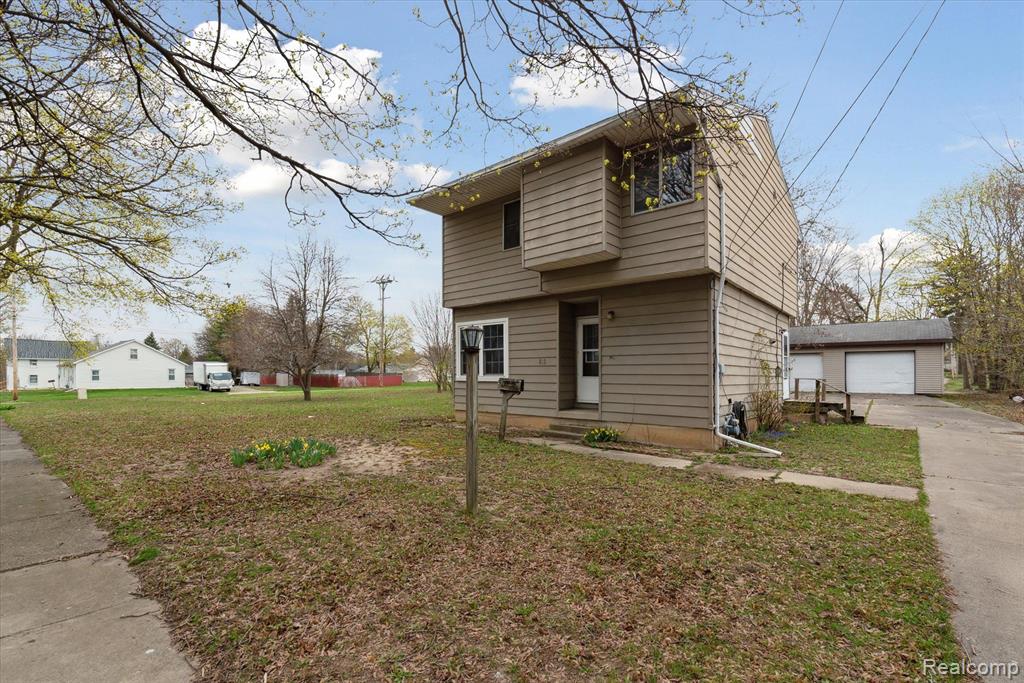811 HOWELL Avenue, Adrian, MI 49221 — Photo 4