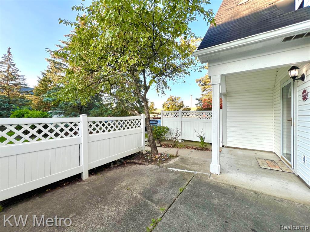 22277 ATLANTIC POINTE, Farmington Hills, MI 48336 — Photo 23