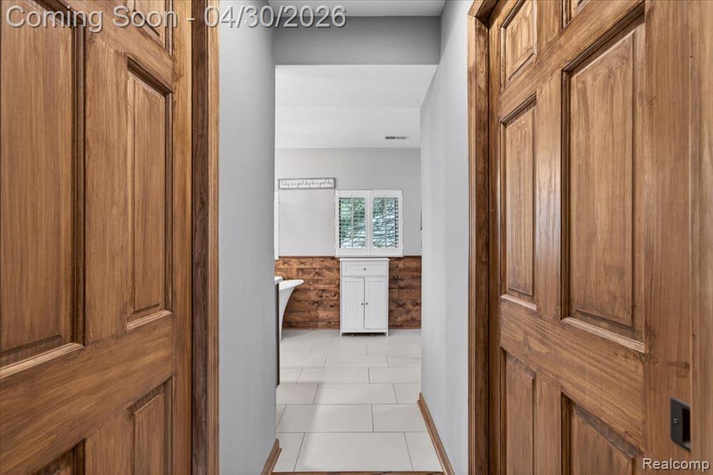 3945 N Vanstone Drive, Commerce Twp, MI 48382 — Photo 19